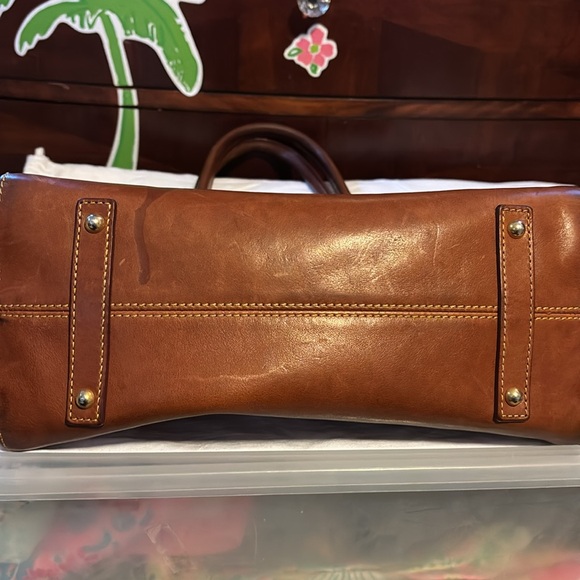 Dooney & Bourke Genuine Florentine Vacchieta Leather Shoulder Bag Logo Clip - Picture 9 of 15